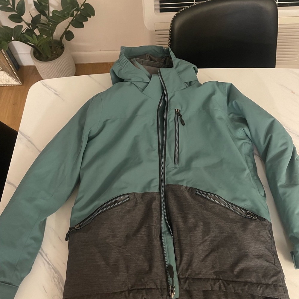 Snow jacket